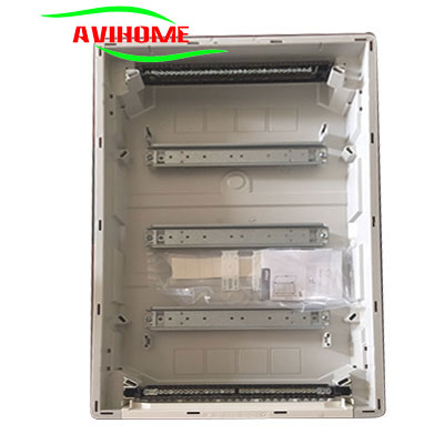 Hager Tủ điện âm tường cánh nhựa 36 Mudule VF312PM.